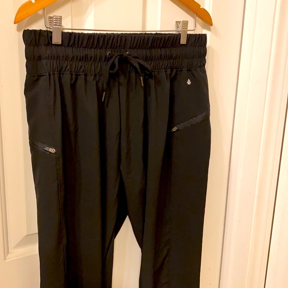 CALI SPORT pants! NWOT Size large!